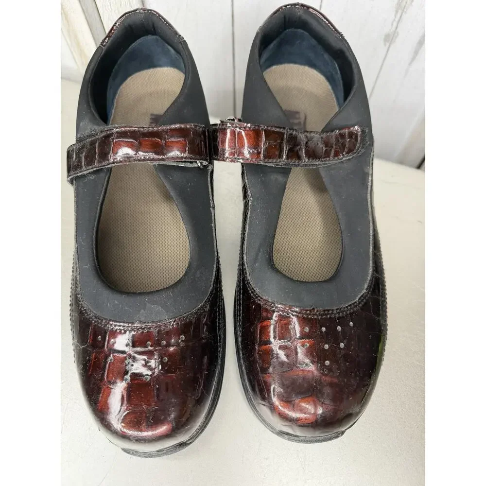 Drew Burgundy Crocodile Pattern Mary Jane's Women's Shoe Size 10.5 Patent